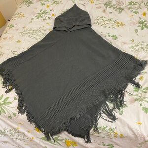 Ferand Grey Hooded Fringed Hem Poncho